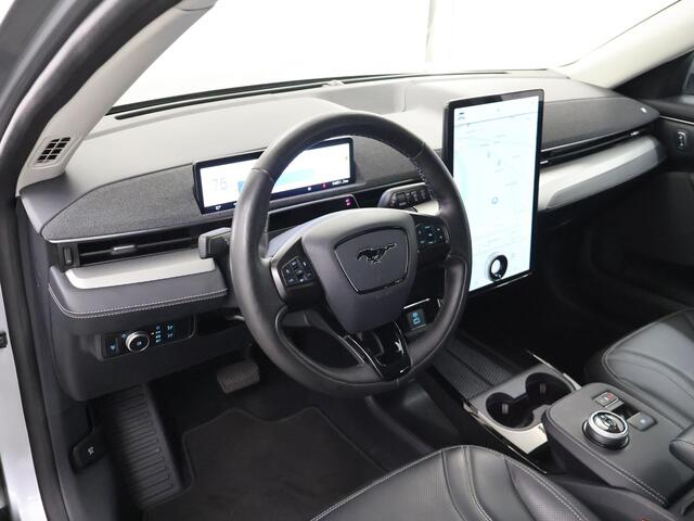 Ford MUSTANG Mach-E Extended RWD 98 kWh | Panoramadak | Navigatie | Parkeercamera 360° | Keyless Go | B&O | Cruise Control Adaptief | Elektr, Achterklep |
