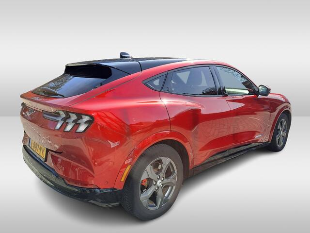 Ford MUSTANG Mach-E Extended First Edition AWD 98 kWh / Glascoating / Panoramadak / Camera / Leder / 19'' / B&O / Keyless / DAB / Dodehoek / ACC / Navigatie / Sfeerverlichting / Stoelverwarming