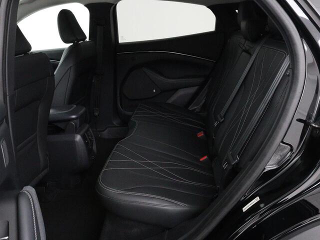 Ford MUSTANG Mach-E 360 camera | Stoelverwarming | Adaptive cruise | B 360 camera | Stoelverwarming | Adaptive cruise | B&O | Stuurverwarming | Leder