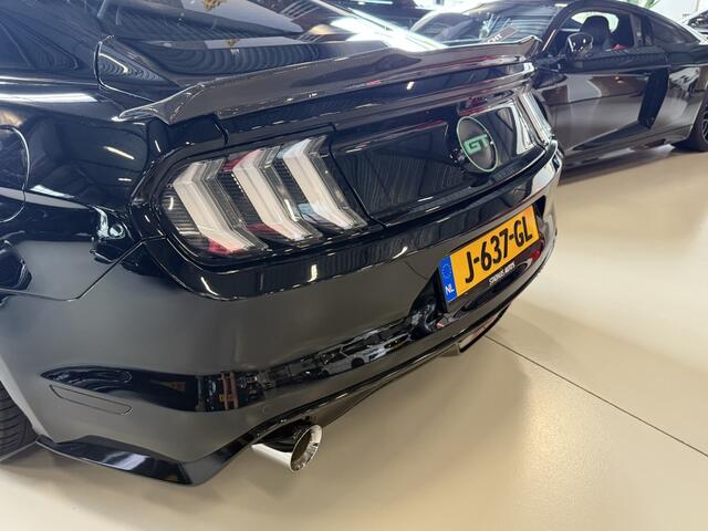 Ford MUSTANG 5.0 V8 422PK GT / Carbon / 2017 / LED