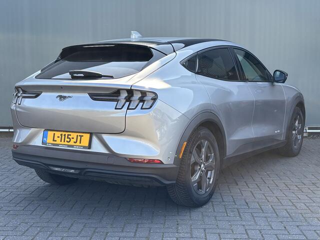 Ford MUSTANG Mach-E BWJ 2021 RWD 75 kWh 259 PK STUURVERW. / STOELVERW. / LEDER / 360 CAMERA / ELEK. ACHTERKLEP / ADAPT. CRUISE / NAVI / BLUETOOTH / LMV / PRIV. GLAS / ISOFIX / MULTIFUNCT. STUUR / PDC