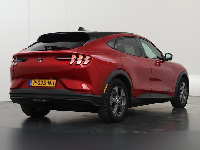 Ford MUSTANG Mach-E Extended RWD 98 kWh | Panoramadak | Navigatie | Parkeercamera 360° | Keyless Go | B&O | Cruise Control Adaptief | Elektr, Achterklep |