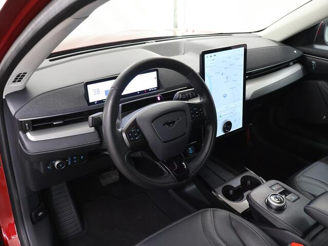Ford MUSTANG Mach-E Extended RWD 98 kWh | Panoramadak | Navigatie | Parkeercamera 360° | Keyless Go | B&O | Cruise Control Adaptief | Elektr, Achterklep |