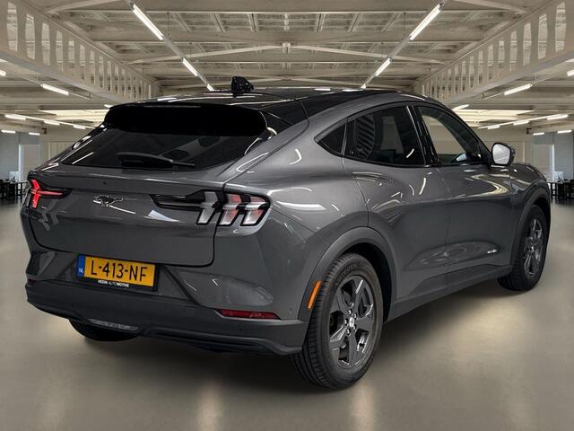 Ford MUSTANG Mach-E Extended RWD 98 kWh Grote Accu ! Alle Opties !