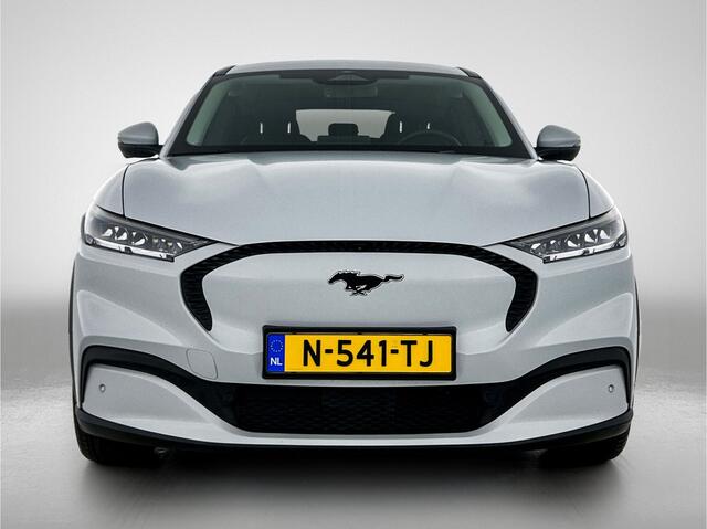 Ford MUSTANG Mach-E RWD 75 kWh | 1e Eigenaar | B&O | 360 Camera | Trekhaak | Leder | Achterklep elektrisch |