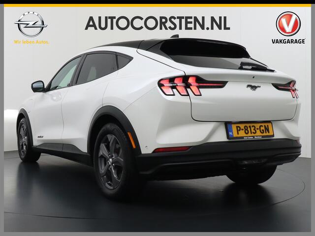 Ford MUSTANG Mach-E Extended RWD 98kWh 301pk Leer Trekhaak Pano-Dak Adaptive Cruise Lane Centring/change Assist Stop&Go Apple Carplay Android Auto 360°Camera Active-Park-Assist PDC-a+v Sync4A Lmv B&O®-HiFi-10speakers Qi-laden LED Pre-Collision-Assist Elektr.verst.Stoe