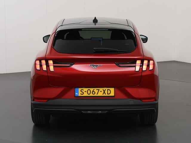 Ford MUSTANG Mach-E RWD 75 kWh | Panoramadak | Stoel/Stuurverwarming | B&O | Elektr. Achterklep | Parkeercamera 360° | Cruise Control Adaptief | Dodehoekdetectie | Navigatie |