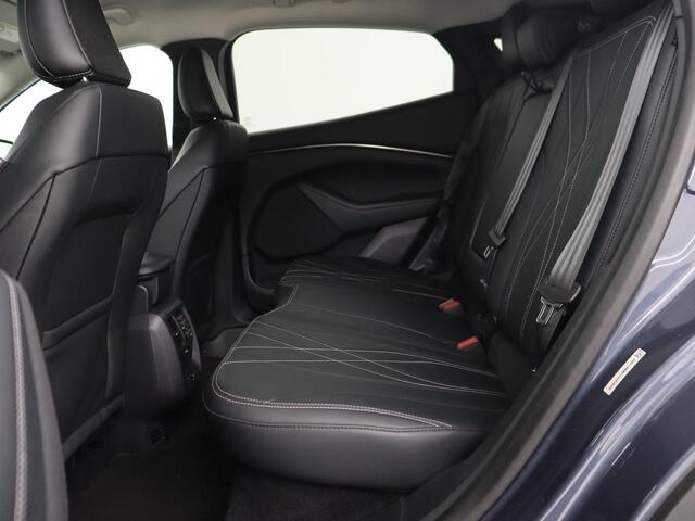 Ford MUSTANG Mach-E Extended RWD 98 kWh | Leder | Stoelverwarming | Adaptive cruise | Camera | Carplay | Keyless | Stuurverwarming