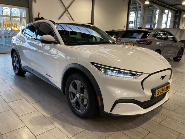 Ford MUSTANG Mach-E Extended RWD 294 pk 98 kWh | Adapt. Cruise | Clima | Winterpack | Leer | Camera | Apple carplay | Android Auto |