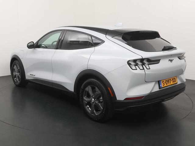 Ford MUSTANG Mach-E Extended RWD 98 kWh | Adapt. Cruise | Clima | Winterpack | Leer | Camera | Apple carplay | Android Auto |