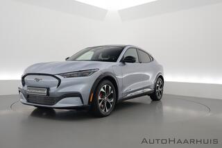 ford-mustang-mach-e-awd--pano--b&