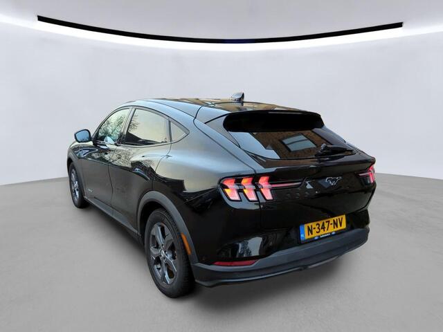 Ford MUSTANG Mach-E RWD 75 kWh NL-AUTO | 75 KWH | LEDER