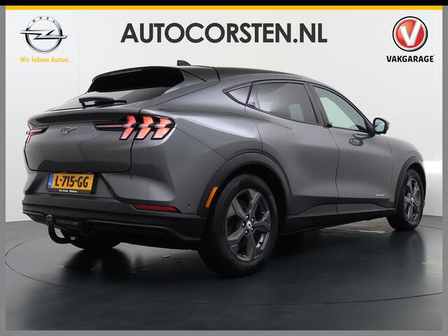 Ford MUSTANG Mach-E RWD 75kWh Leer (semi-)Autopilot PanoDak Trekhaak 360°Topview-Camera Adaptive-Cruise-Control Apple Carplay B&O®-Hifi 18" Elektr.A-Klep Connected-Services Ecc Stoel/Stuur-Verwarmd Park-Assist-PDC SOH 93% DAB Lane-Assist Keyless-go Autonomous Emergenc