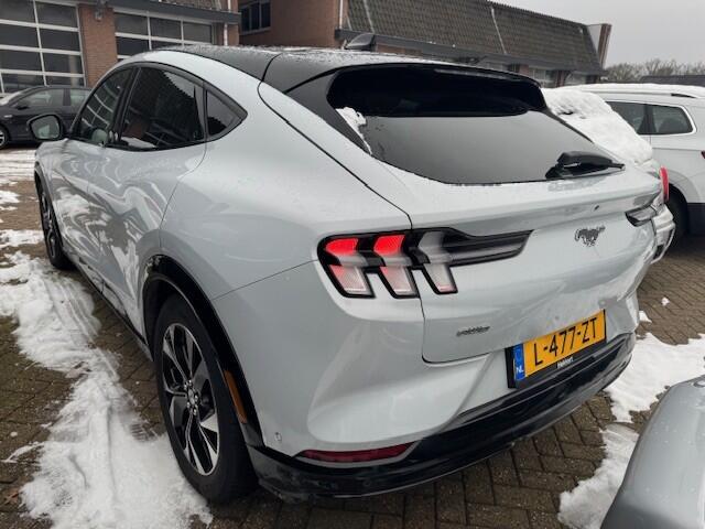 Ford MUSTANG Mach-E AWD 75 kWh / SOH 93,4% / Panoramadak / Camera / Leder / 19'' / B&O / Keyless / DAB / Dodehoek / ACC / Navigatie / Sfeerverlichting / Stoelverwarming