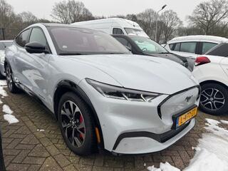 ford-mustang-mach-e-awd-75-kwh---so