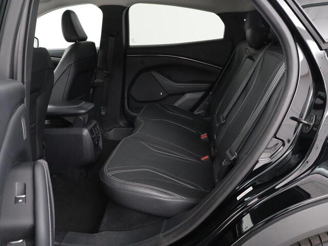 Ford MUSTANG Mach-E Extended RWD 98 kWh | SOH 92% | Panoramadak | Leder | 360 Camera | Stoelverwarming | B&O Sound | Adaptive cruise | Park Assist | Keyless