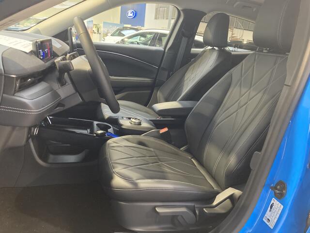 Ford MUSTANG Mach-E RWD 75 kWh 268 pk | Adapt. cruise | LED | 360° Camera | Apple Carplay draadloos | Stuurverw. | Stoelverw. |