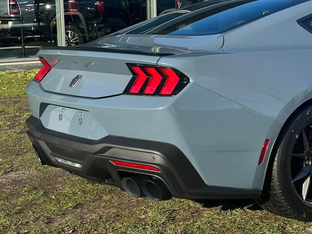 Ford MUSTANG Fastback 5.0 V8 Dark Horse