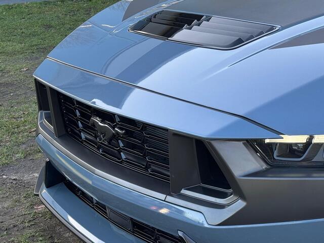 Ford MUSTANG Fastback 5.0 V8 Dark Horse