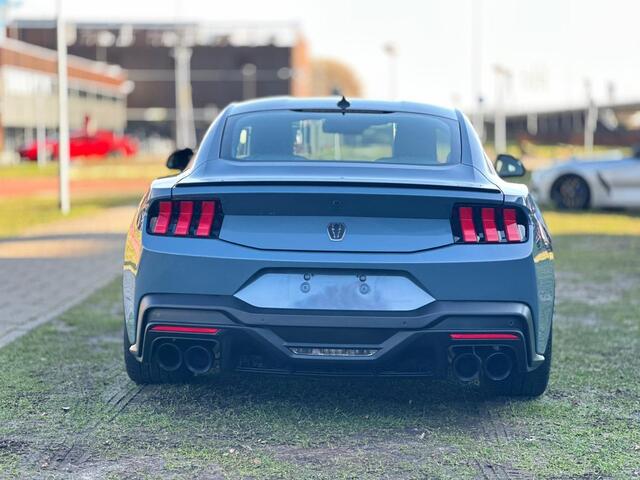 Ford MUSTANG Fastback 5.0 V8 Dark Horse