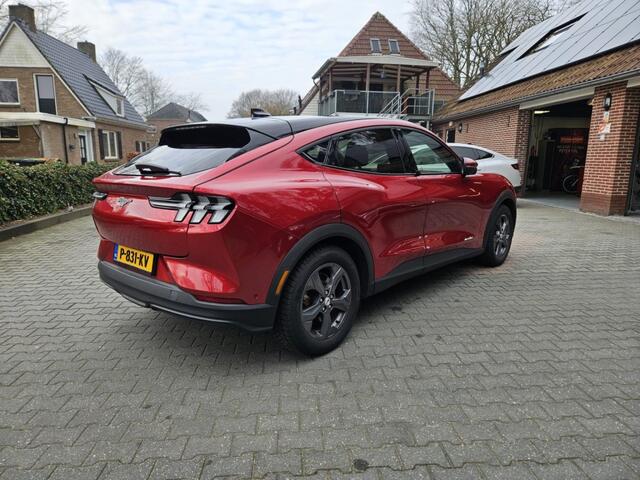 Ford MUSTANG EXTENDED RWD 98 KWH 286PK Pano - Leer