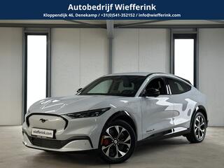 ford-mustang-mach-e-extended-premiu