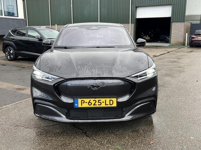 Ford MUSTANG Mach-E AWD 75 kWh SOH 95% |14.000KM!! VAN ¤ 34.900,- VOOR ¤ 31.877,- UW LENTEVOORDEEL ¤ 3.023,-!| ORIG. NL NAP| EERSTE EIGENAAR| ELEKTRISCHE ACHTERKLEP| B&O| 360 CAMERA| STOEL + STUURVERWARMING| PANO