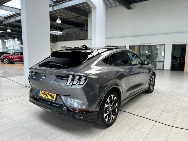Ford MUSTANG Mach-E Extended First Edition AWD 98 kWh 351 pk | Dealer onderhouden | Pano | Adapt. Cruise | Dodehoek Detectie | B&O | 19" LMV | Winterpack |