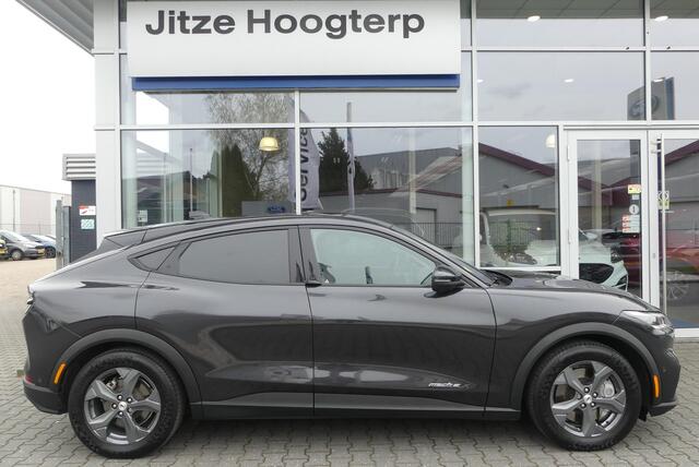 Ford MUSTANG Mach-E Extended Premium RWD 98 kWh TREKHAAK AFNEEMBAAR (1.000KG), PANO, 360° CAMERA, MEMORY, WINTER PACK, ADAPT. CRUISE, CLIMA, NAVI, PDC V&A, APPLE CARPLAY/ANDROID AUTO, BLIS, KEYLESS, B&O, ELEKT. ACHTERKLEP, ELEKT. PASSAGIERSSTOEL, 38.851KM