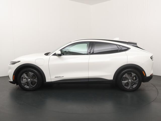 Ford MUSTANG Mach-E Extended RWD 294 pk 98 kWh | Adapt. Cruise | Clima | Winterpack | Leer | Camera | Apple carplay | Android Auto | SOH 97,5%