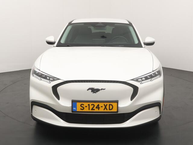 Ford MUSTANG Mach-E Extended RWD 294 pk 98 kWh | Adapt. Cruise | Clima | Winterpack | Leer | Camera | Apple carplay | Android Auto | SOH 97,5%