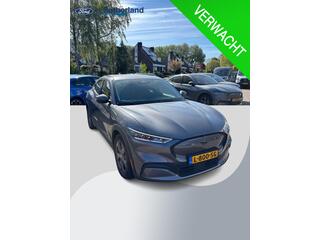 ford-mustang-mach-e-extended-rwd-98