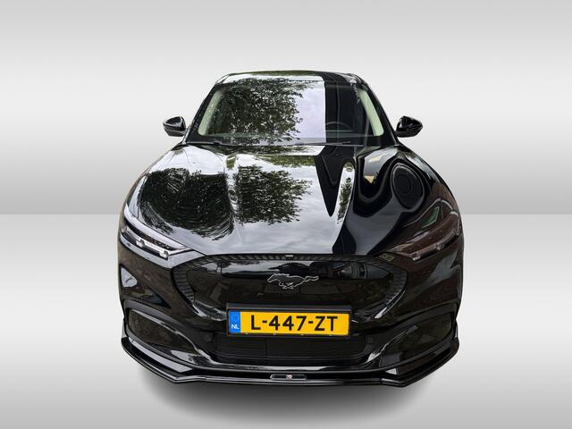 Ford MUSTANG Mach-E GT RWD 75 kWh | 305 pk 485 NM | SOH 94% | spoilerpakket | getuned | maxhaust sound system | stoelverwarming | stuurverwarming | 20 inch velgen |