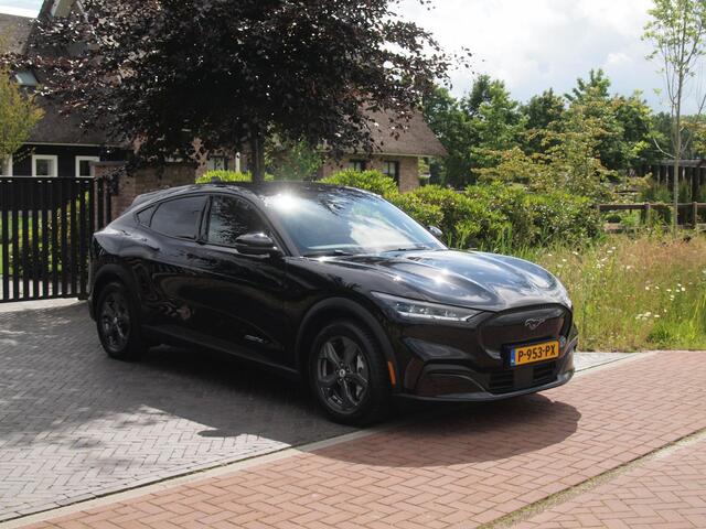 Ford MUSTANG Mach-E Extended RWD 98 kWh | SOH 94% | Camera | Apple Carplay | Cruise Control | NL-Auto |