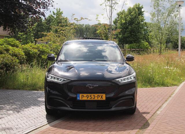 Ford MUSTANG Mach-E Extended RWD 98 kWh | SOH 94% | Camera | Apple Carplay | Cruise Control | NL-Auto |