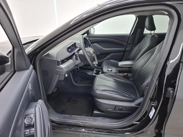 Ford MUSTANG Mach-E RWD 75 kWh 88.000 KM | SOH 92,5% | Technology Pack Plus | Panorama Dak | Volledig Lederen Interieur. | WORDT VERWACHT!