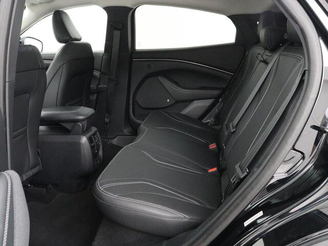 Ford MUSTANG Mach-E Extended RWD 98 kWh SOH 92,5% | Bang & Olufsen | Pano | 360 Camera | Navigatie | Stoel & Stuurverwarming | Carplay | Navigatie | Adaptive cruise control | Keyless | DAB radio | Climate control