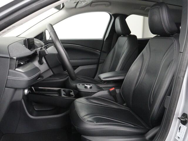 Ford MUSTANG Mach-E Extended RWD 98 kWh | SOH 93,5% | Panoramadak | Trekhaak | 360 Camera | Adaptive cruise control | DAB radio | Stoel & stuurverwarming | Carplay | Bang & Olufsen | Climate control | Keyless | Navigatie