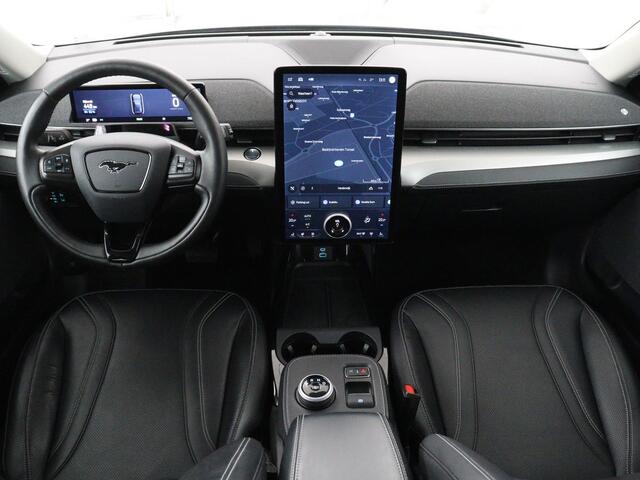 Ford MUSTANG Mach-E Extended RWD 98 kWh | SOH 93,5% | Panoramadak | Trekhaak | 360 Camera | Adaptive cruise control | DAB radio | Stoel & stuurverwarming | Carplay | Bang & Olufsen | Climate control | Keyless | Navigatie
