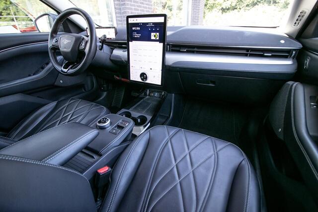 Ford MUSTANG Mach-E RWD 75 kWh | Adapt Cruise | Carplay | Technology Pack |