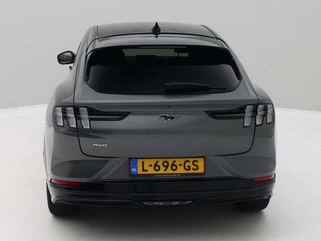 Ford MUSTANG Mach-E AWD 75 kWh Panorama /Leder/ 360 Camera SOH 93,5 %