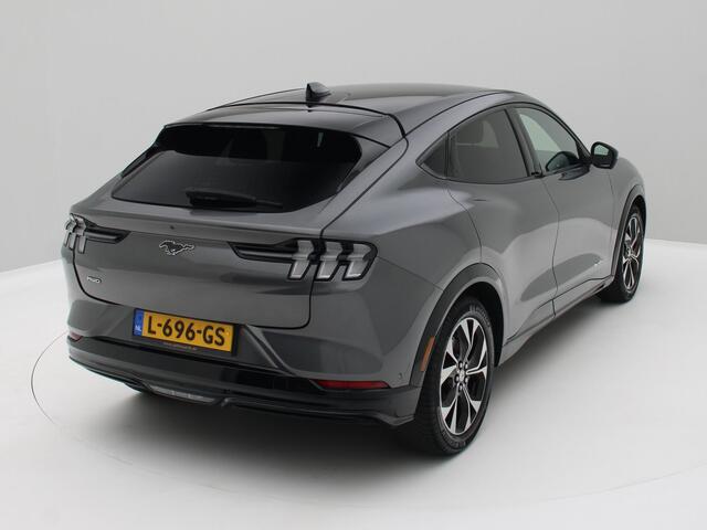 Ford MUSTANG Mach-E AWD 75 kWh Panorama /Leder/ 360 Camera SOH 93,5 %