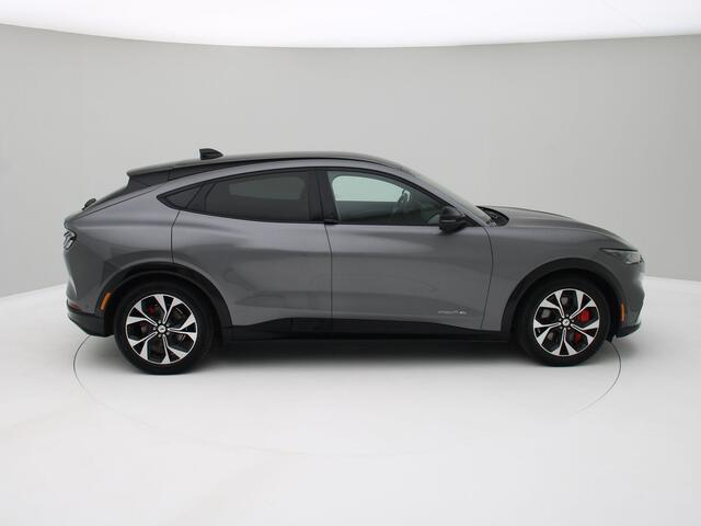 Ford MUSTANG Mach-E AWD 75 kWh Panorama /Leder/ 360 Camera SOH 93,5 %