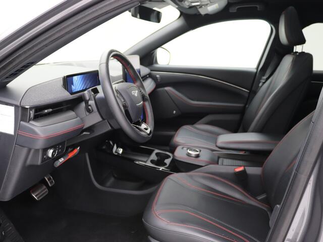 Ford MUSTANG Mach-E AWD 75 kWh Panorama /Leder/ 360 Camera SOH 93,5 %