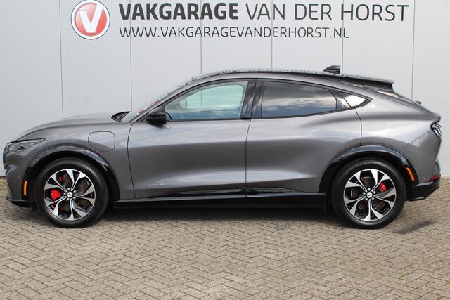 Ford MUSTANG Mach-E Premium AWD 75kWh/269pk vierwielaandrijving ! Fabrieksgarantie t/m 29-06-2029 ! Panoramadak, Winter pakket, B&O soundsystem, Camera, 19" LMV, Adaptieve Cruise Control, Metallic lak, Side assist, LED verlichting etc.