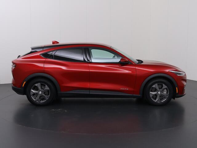 Ford MUSTANG Mach-E RWD 75 kWh | Winterpakket | Navigatie | Parkeercamera | Climate Control | Leder |