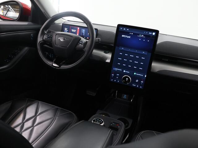 Ford MUSTANG Mach-E RWD 75 kWh | Winterpakket | Navigatie | Parkeercamera | Climate Control | Leder |