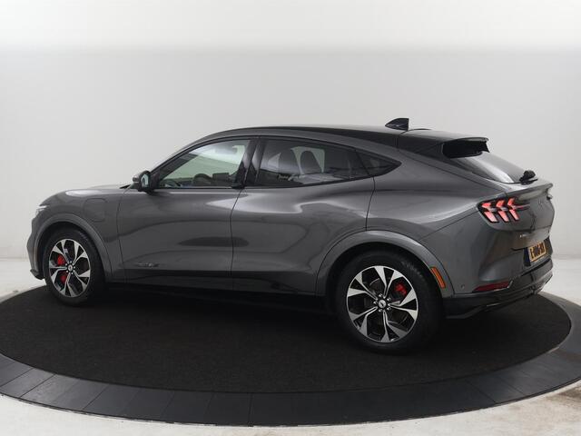 Ford MUSTANG Mach-E Extended First Edition AWD 98 kWh | SOH 92,4% | Leder | Panoramadak | Memory | Dodehoek detectie | Adaptive cruise | Stuur/stoelverwarming | 360 camera | Park assist | Elektrische achterklep