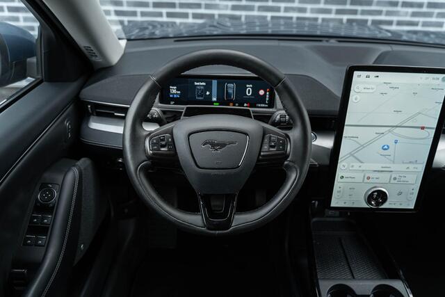 Ford MUSTANG Mach-E RWD 75 kWh | Bang Olufsen Audio | 360 Graden Camera | Parkeersensoren | Keyless Entry | Elektrische Achterklep | Stoelverwarming | Cruise Control Adaptief | Dodehoekdetectie | Navigatie | Apple Carplay | Android Auto