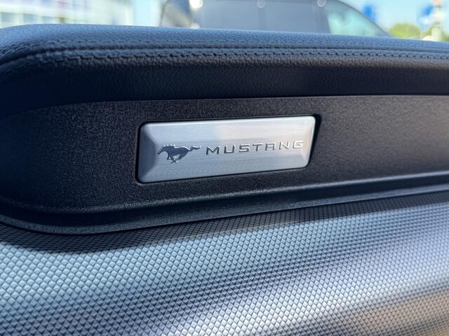 Ford MUSTANG Fastback | 2.3 EcoBoost | Automaat | Schakelflippers | Keyless | Roush | Sportstoelen | Cruise Control | Camera | LED